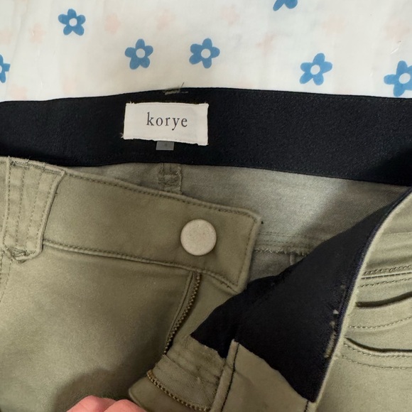 Koyre size 8 army green pants - Picture 3 of 5